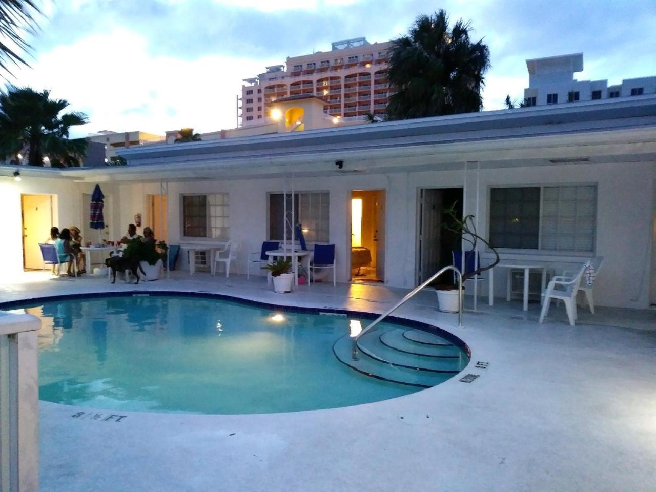 Tropical Sky Ranch Motel Clearwater Beach Exterior foto