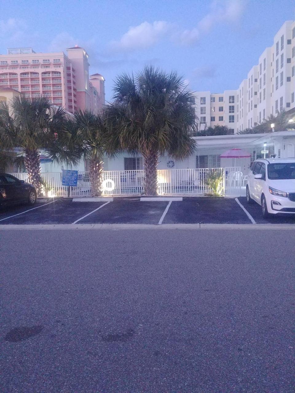 Tropical Sky Ranch Motel Clearwater Beach Exterior foto